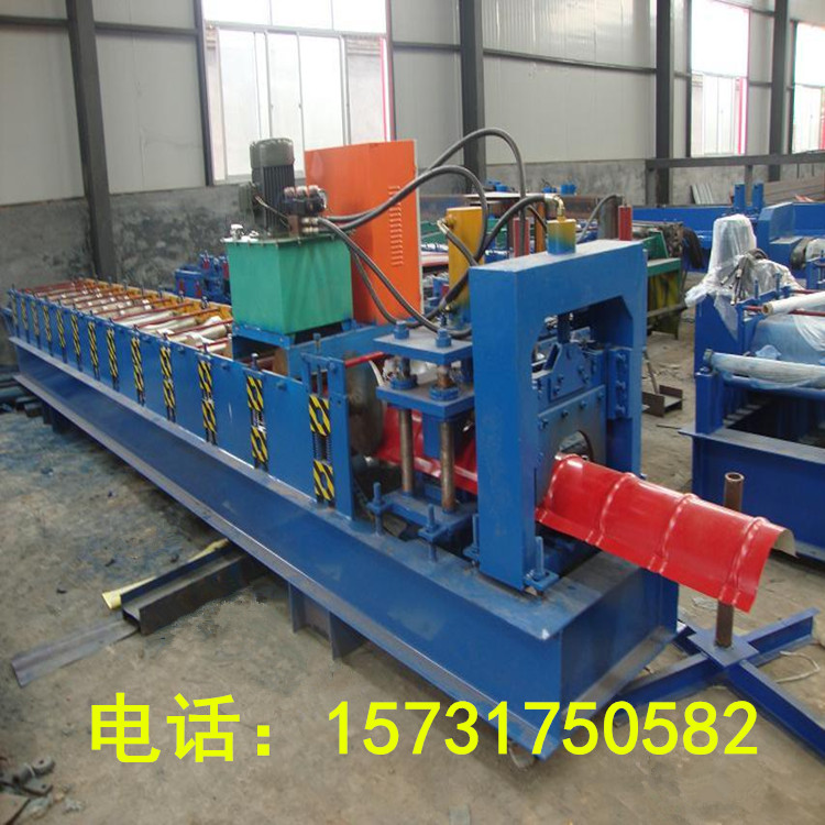 屋脊瓦機(jī)圖片