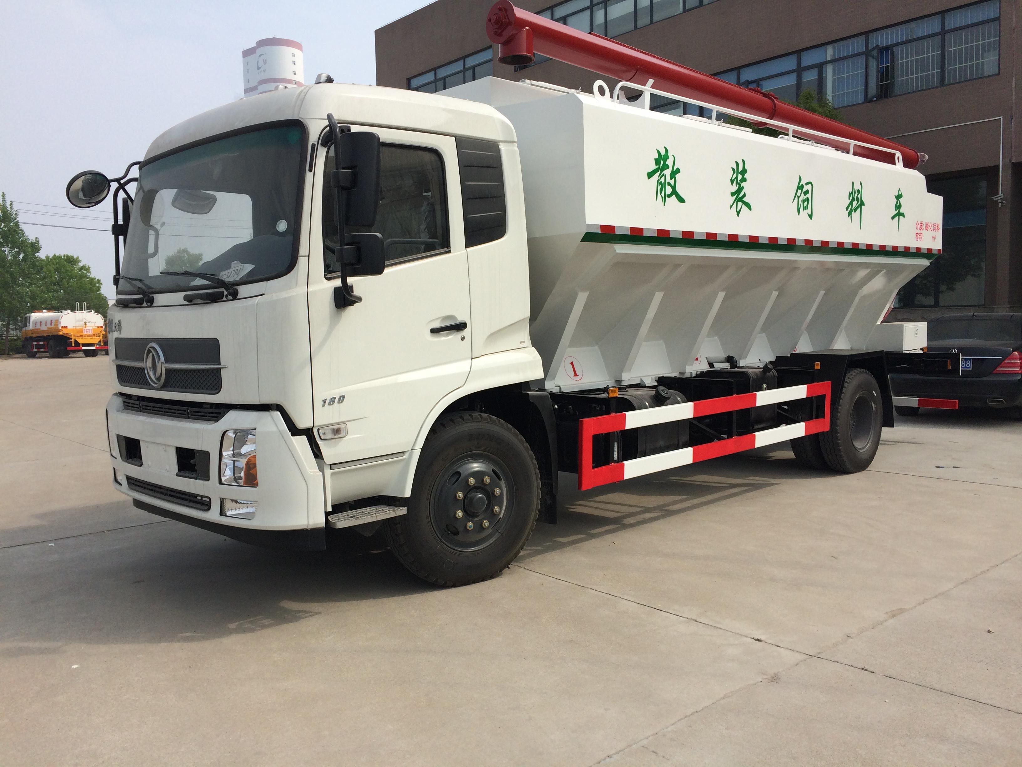 散裝飼料運輸車圖片/散裝飼料運輸車樣板圖 (1)