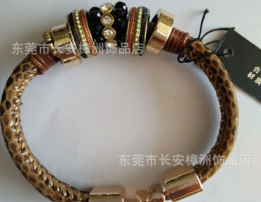 廠家直銷樟洲飾品 時(shí)尚新款豹紋繩外車線加*合金配件純手工編織手鏈
