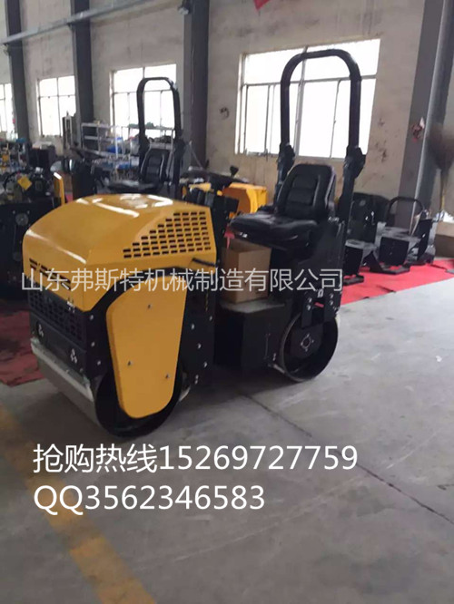 全液壓驅(qū)動1噸壓土機(jī)碾壓機(jī)圖片