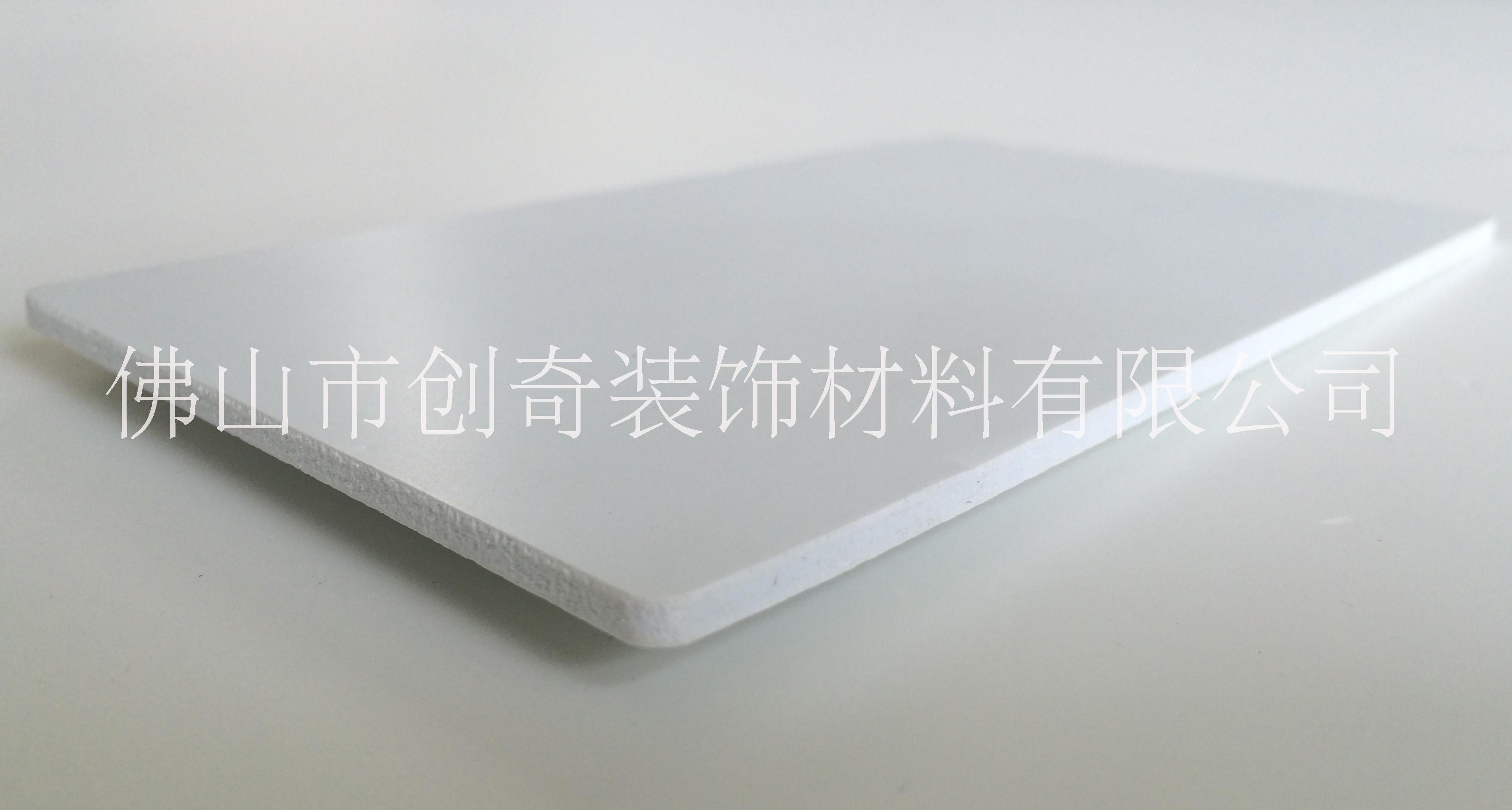 PVC發(fā)泡板 半結(jié)皮板材 廣告用環(huán)保材料 阻燃 綠色 環(huán)保廠家