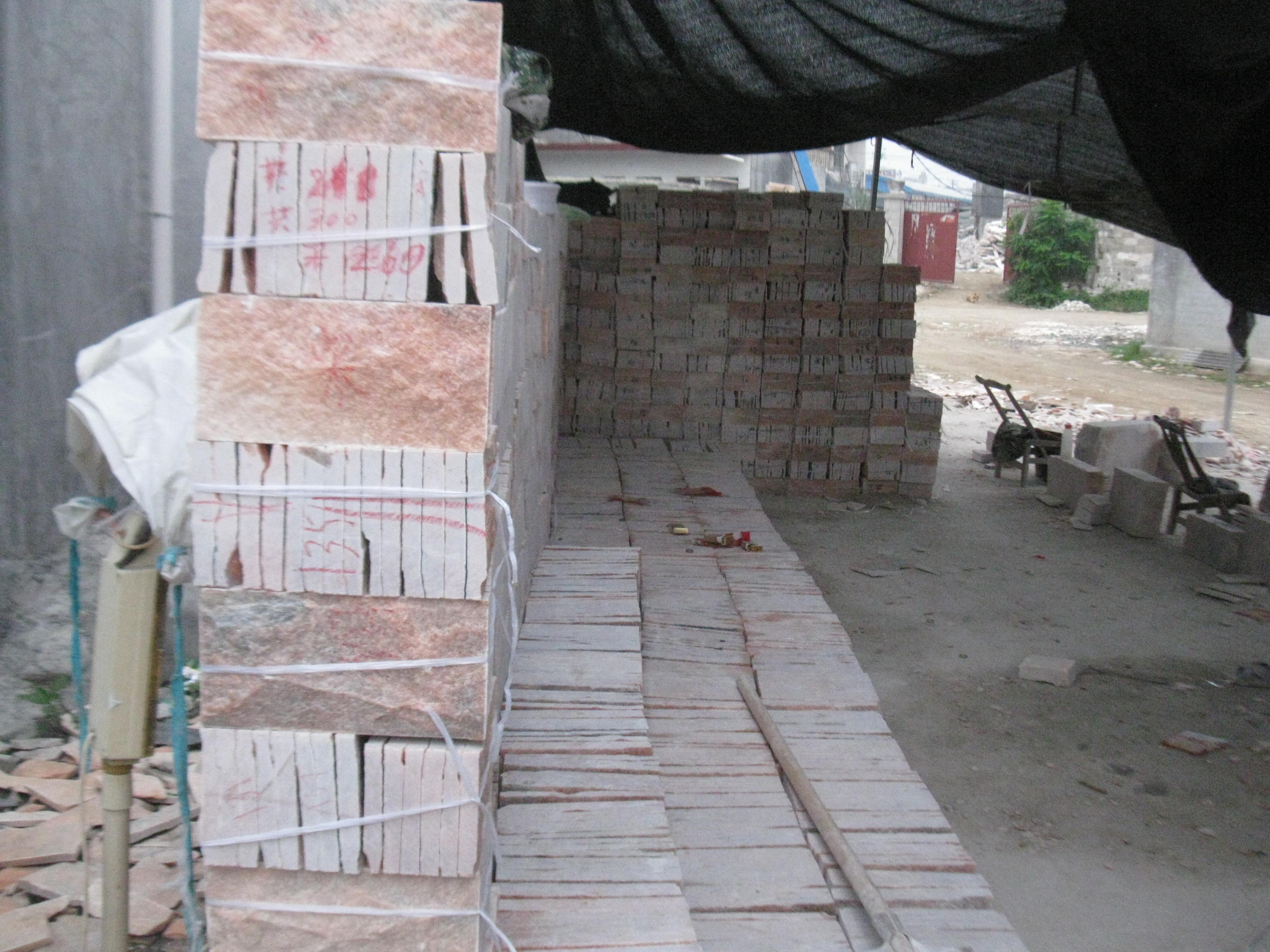 蘑菇石產(chǎn)地圖片/蘑菇石產(chǎn)地樣板圖 (4)