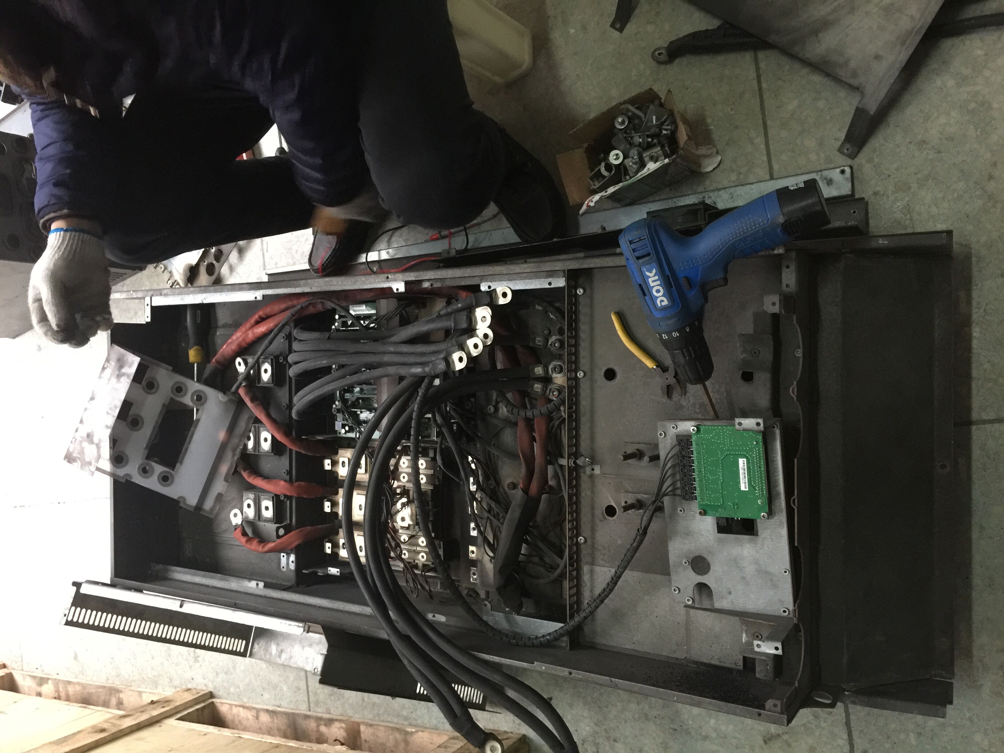 安川變頻器維修圖片/安川變頻器維修樣板圖 (1)