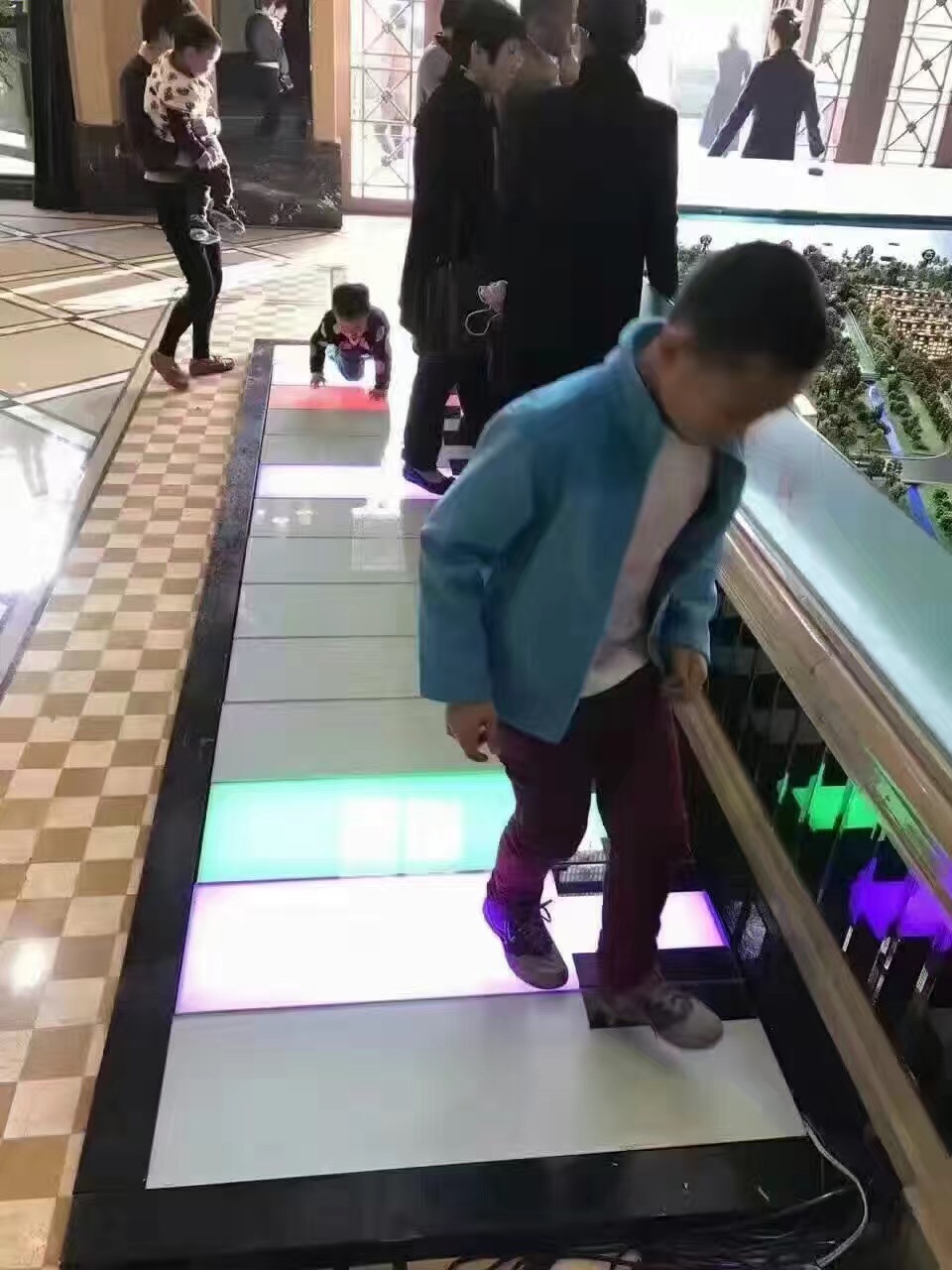 地板鋼琴出租音符魔法地面鋼琴租賃圖片/地板鋼琴出租音符魔法地面鋼琴租賃樣板圖 (3)