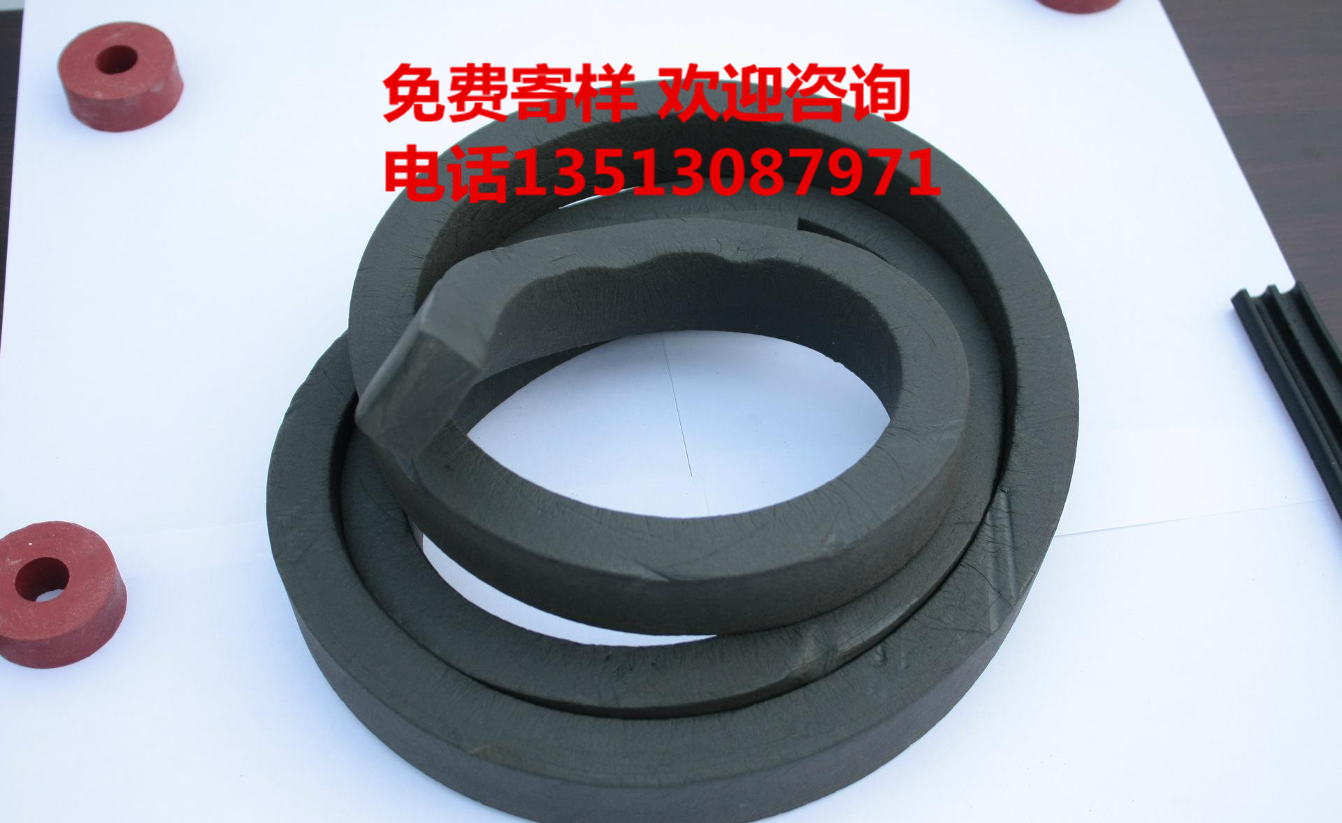 加強(qiáng)網(wǎng)遇水膨脹止水條圖片