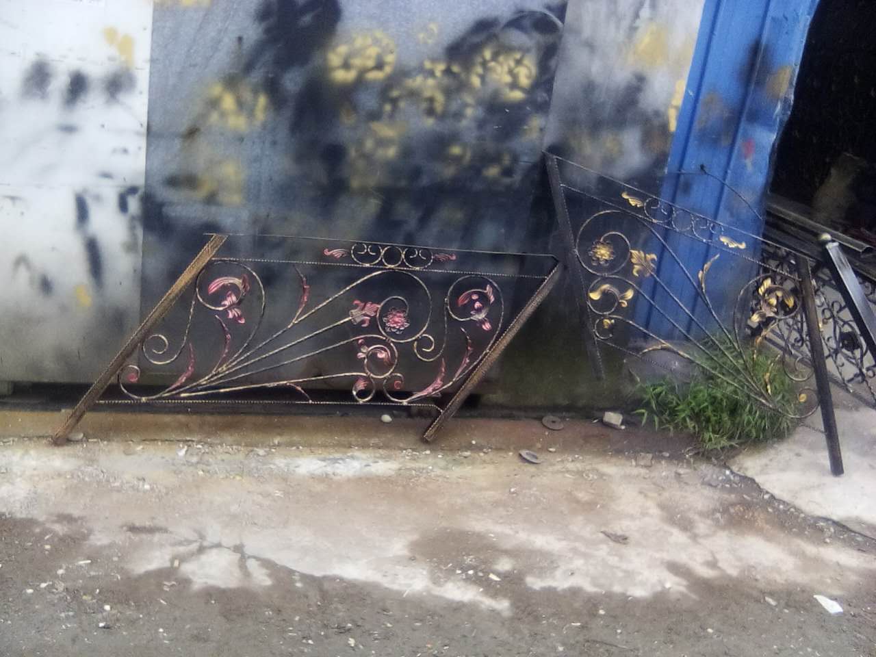 成都鐵藝護(hù)欄安裝 成都哪里有鐵藝護(hù)欄 成都鐵藝護(hù)欄廠家 成都鐵藝護(hù)欄供貨商