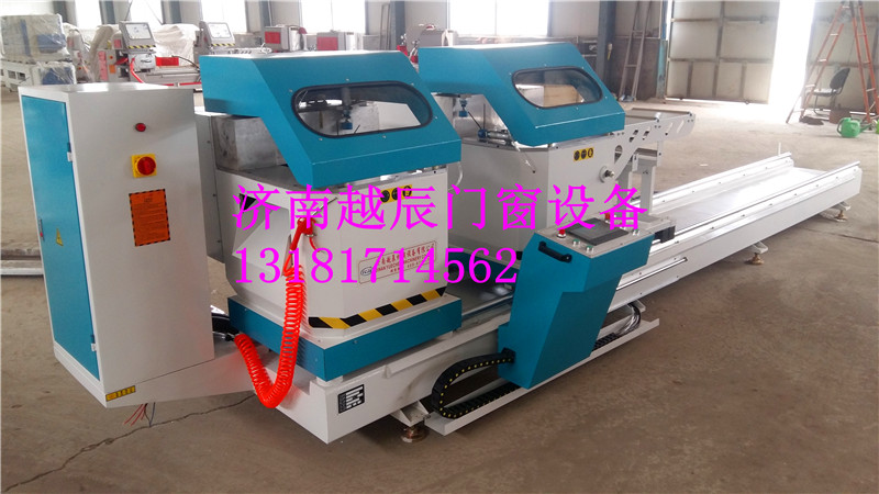 數(shù)控精密鋸圖片