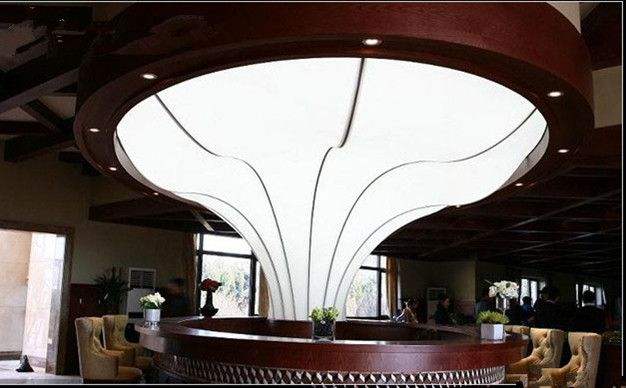 一色天造型多樣白色透光軟膜圖片