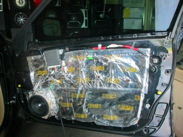 豐田皇冠汽車音響改裝喇叭圖片