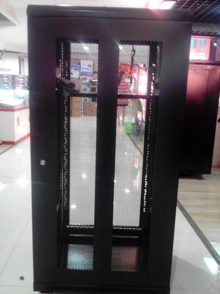 6U網(wǎng)絡(luò)機(jī)柜圖片/6U網(wǎng)絡(luò)機(jī)柜樣板圖 (4)