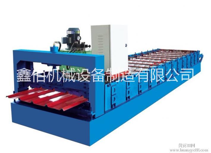 鑫佰750型彩鋼壓瓦機(jī)圖片