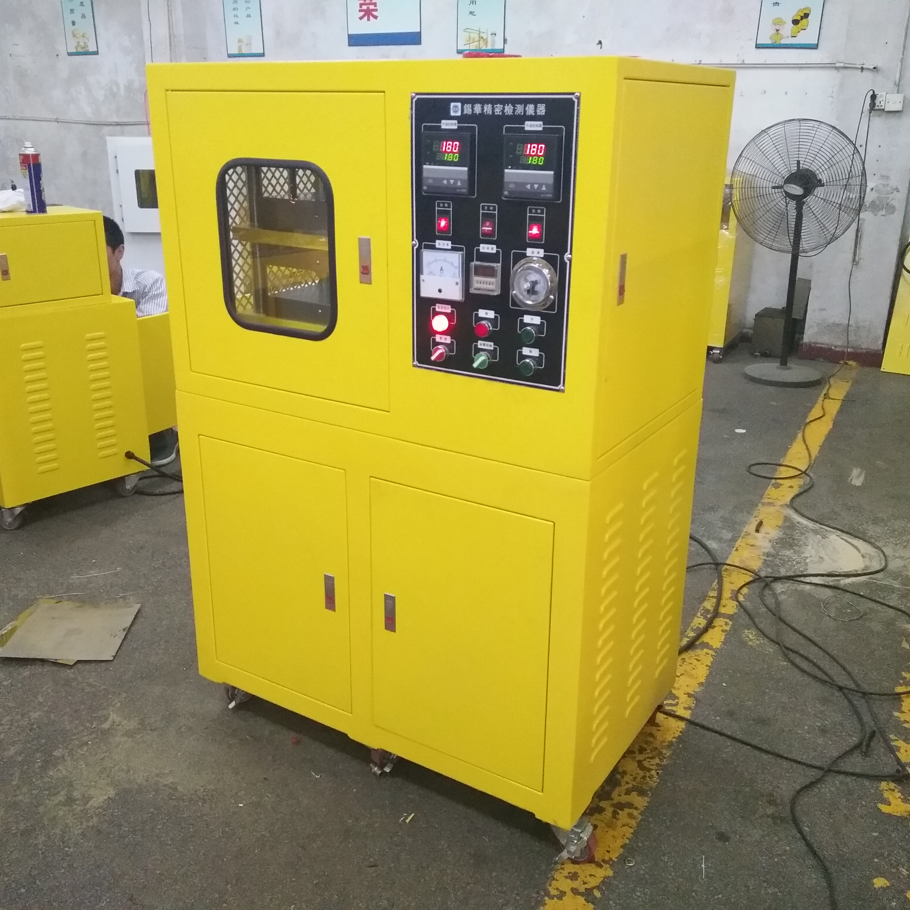 錫華平板硫化機(jī)價格 電加熱塑材料成型壓片機(jī)