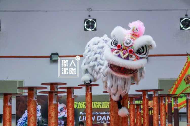 客家舞獅隊(duì) 梅州梅花樁舞獅表演 梅州舞獅隊(duì)電話是多少 客家舞獅隊(duì)價(jià)格是多少 過年舞獅表演