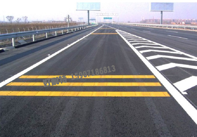 廠區(qū)熱熔劃線 工廠熱熔劃線車位線圖片