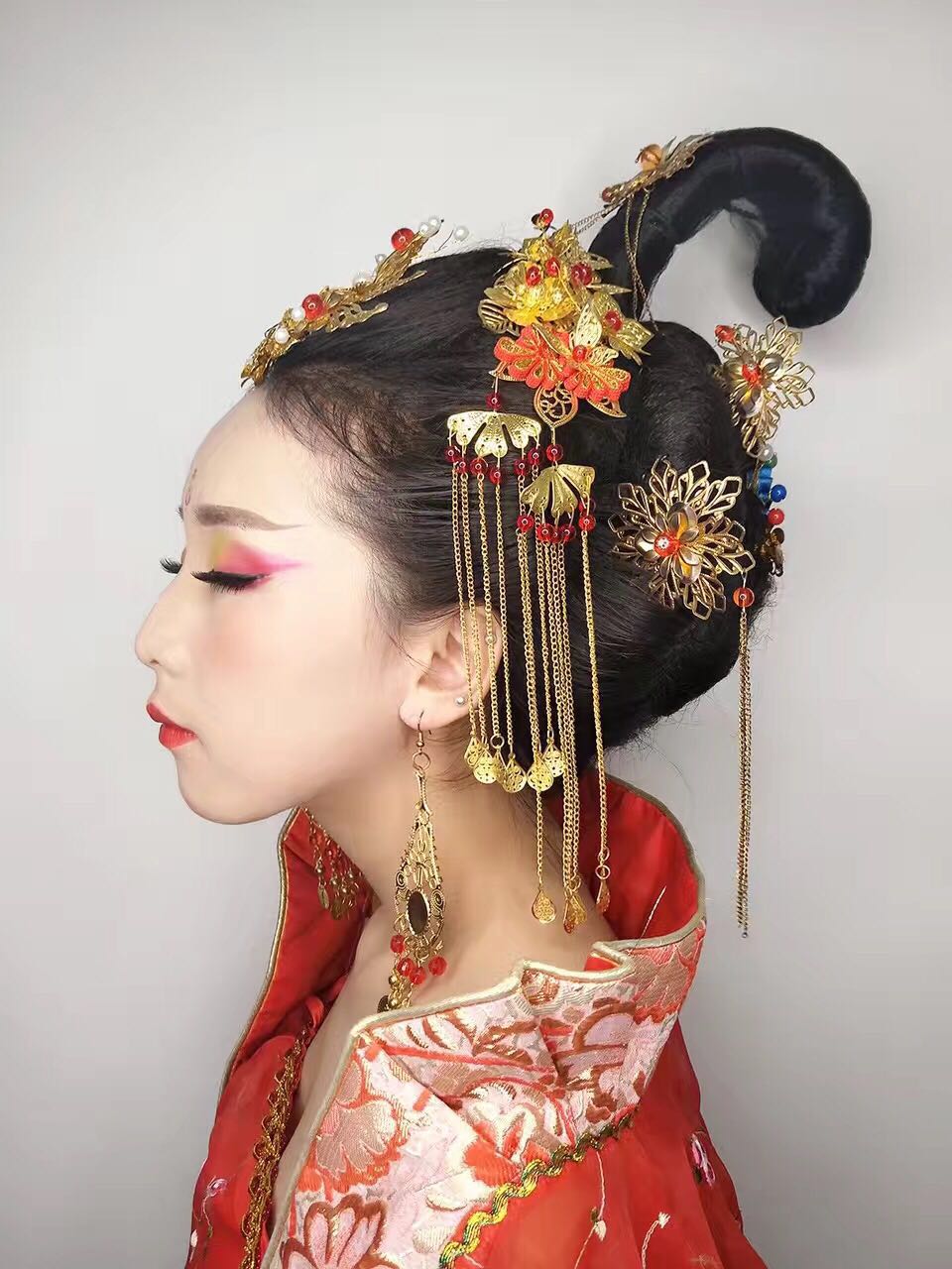 化妝學(xué)校哪家好 如何選大同化妝學(xué)圖片