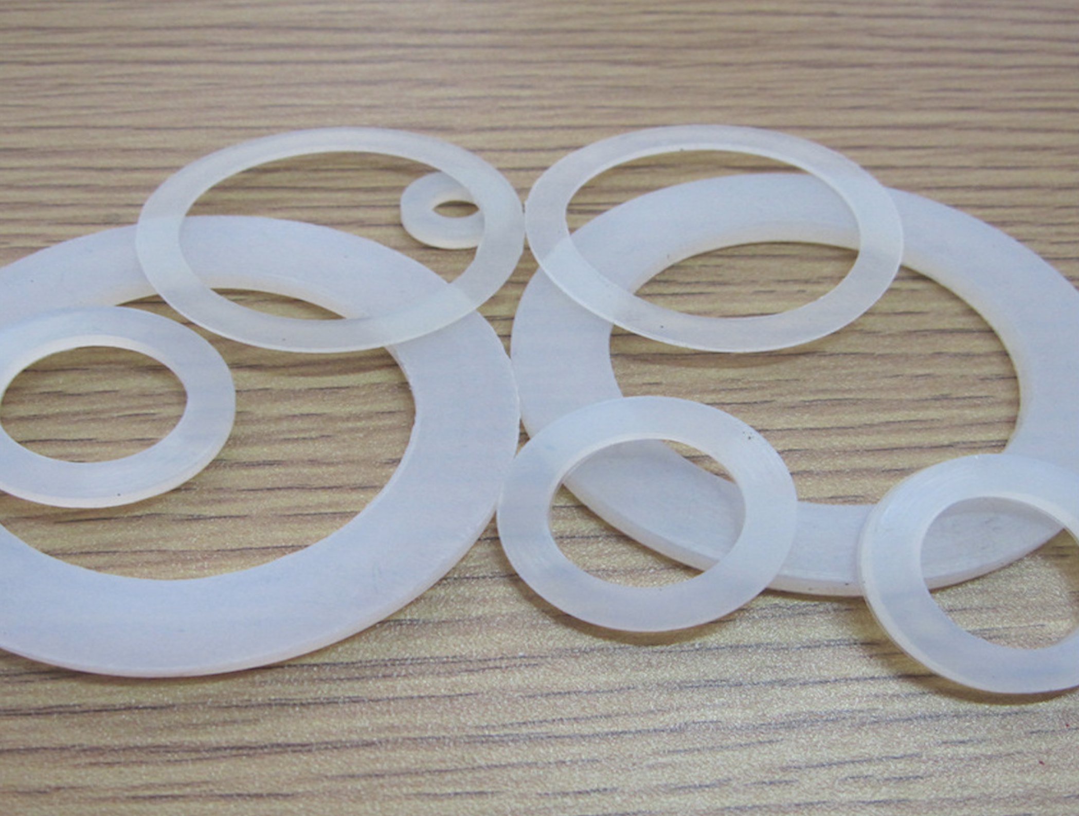 廠家供應(yīng) 可定制大小尺寸顏色 橡膠墊圈 材質(zhì)氟橡膠*橡膠 等 橡膠墊圈減震 硅膠墊圈減震