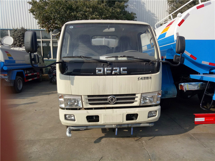 廣場噴灑車圖片圖片