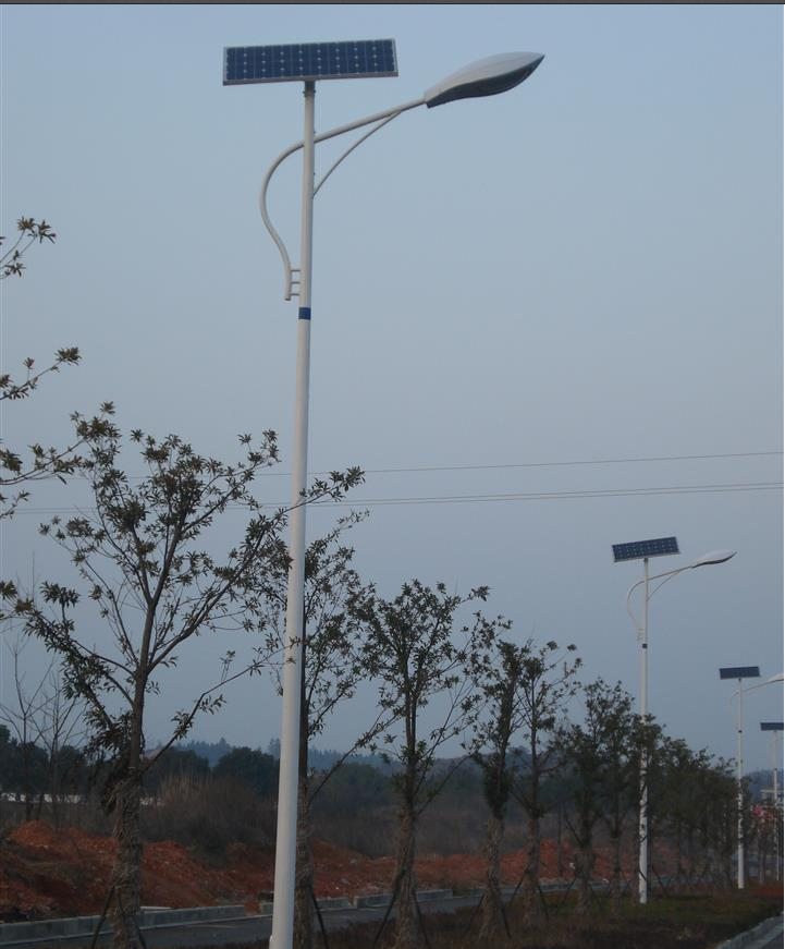 農(nóng)村太陽能路燈生產(chǎn)廠家圖片