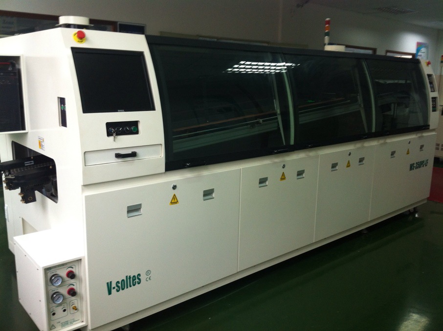 無鉛波峰焊圖片