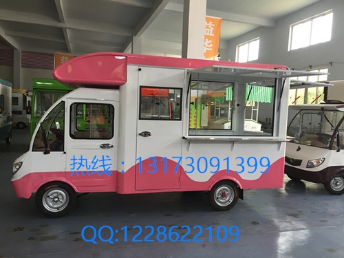 移動(dòng)餐車、小吃車哪里價(jià)格便宜，山東臨沂益華餐車廠家直銷可訂制