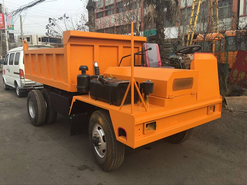 有水處理的礦用井下車 礦用工程車圖片