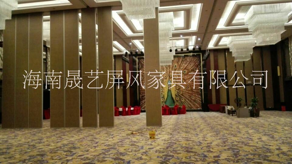 会议室活动屏风隔断酒店活动隔断多功能移动隔断广州折叠门图片