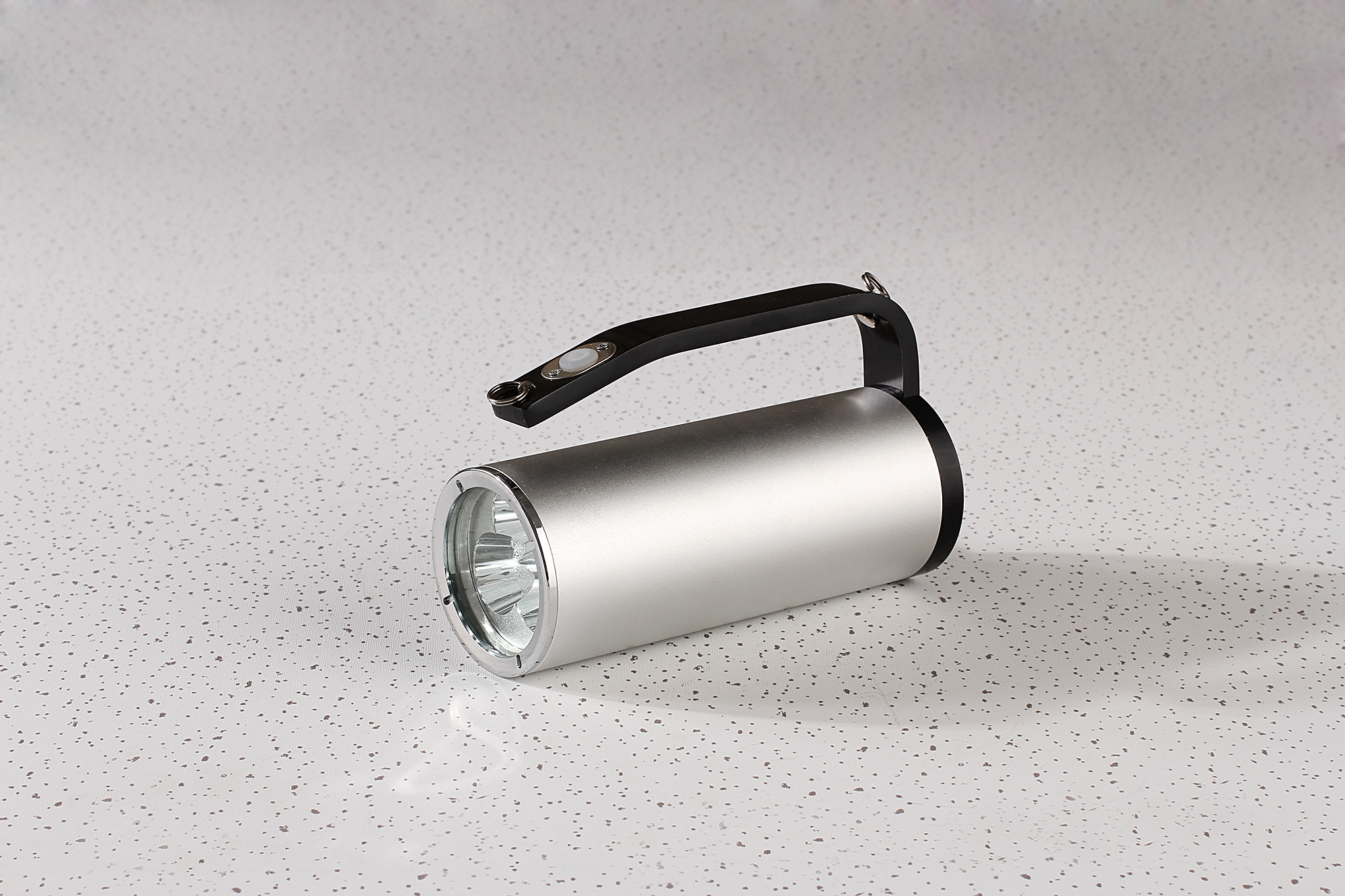 華榮BAD305手提式*探照燈 節(jié)能工作燈