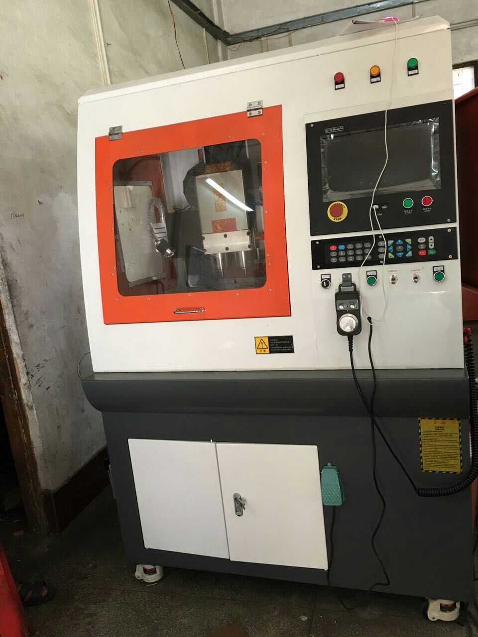 金屬雕刻機(jī)圖片