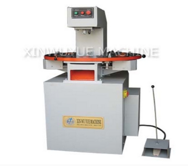 鋁邊框加工設(shè)備  多工位壓力機(jī)圖片