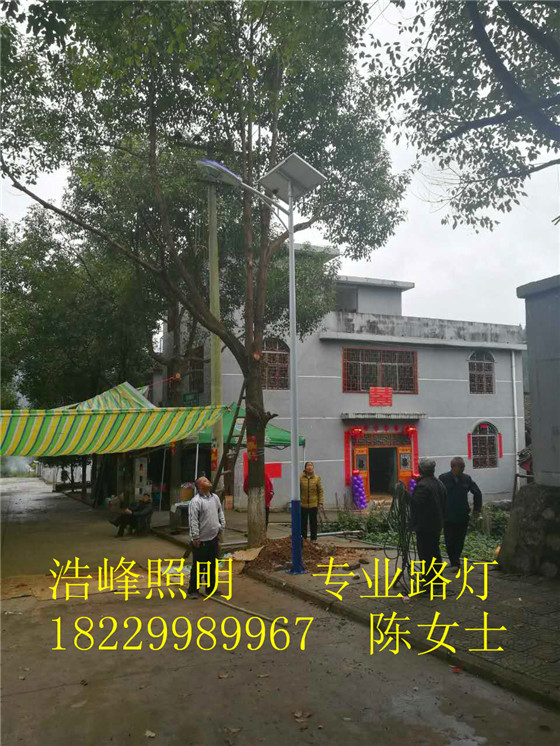 衡陽鋰電池太陽能路燈圖片