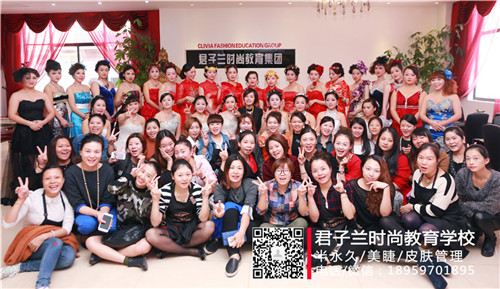 泉州盤頭化妝學(xué)校君子蘭品牌圖片