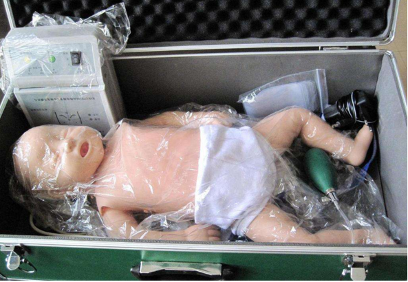 高級嬰兒復(fù)蘇模擬人圖片