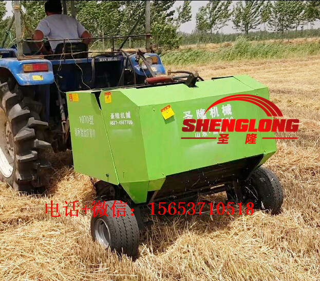 小麥秸稈專業(yè)打捆機(jī)圖片