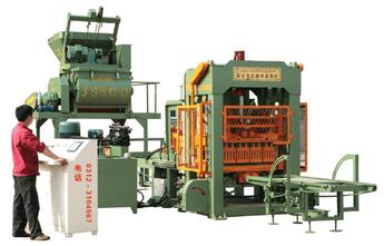 保定市華銳方正制磚機(jī)圖片