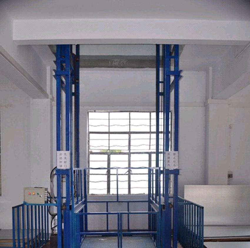 導(dǎo)軌式液壓升降貨梯---藍(lán)天機械