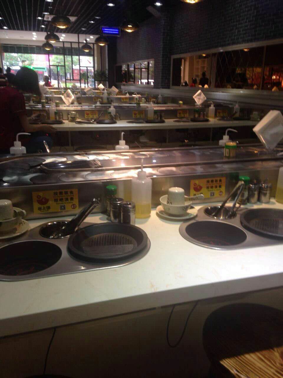 不銹鋼菜品傳送設(shè)備圖片/不銹鋼菜品傳送設(shè)備樣板圖 (4)