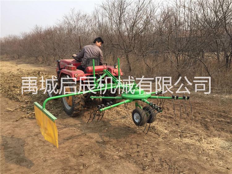 旋轉(zhuǎn)式攤曬機(jī)摟草機(jī)圖片