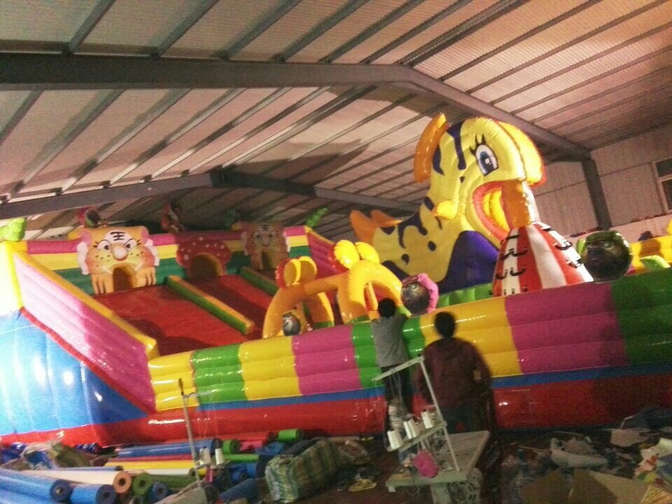 鄭州兒童城堡廣場公園充氣滑梯廠圖片/鄭州兒童城堡廣場公園充氣滑梯廠樣板圖 (1)