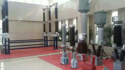 供應(yīng)陶瓷支柱絕緣子q3