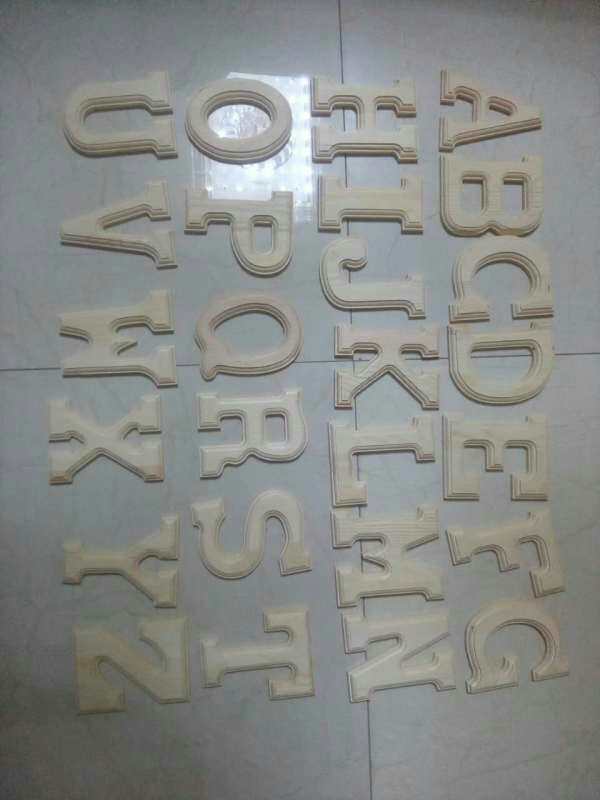 木質(zhì)字母擺件圖片