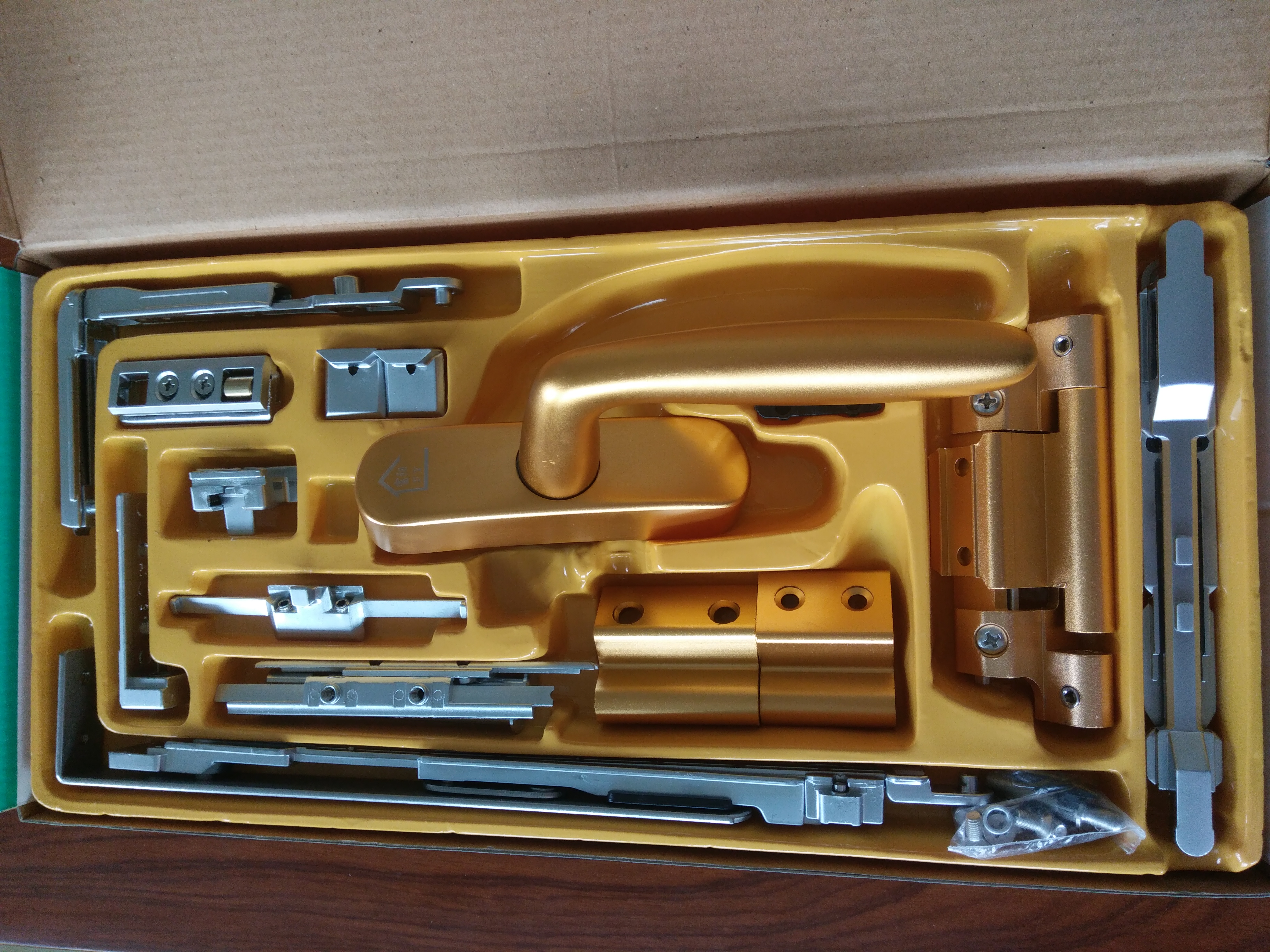 內(nèi)開內(nèi)倒