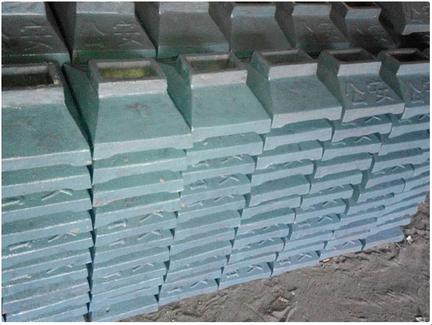 廠家直銷公路護(hù)欄底座,鑄鐵護(hù)欄底座,高分子護(hù)欄底座價(jià)格