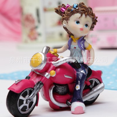 廠家銷售家居擺件樹脂工藝品裝飾品 騎摩托車美少女孩