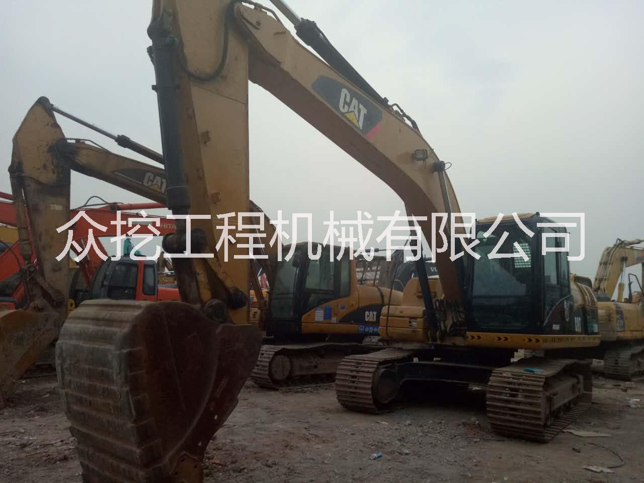 各種品牌二手大小挖掘機(jī)低價(jià)轉(zhuǎn)讓圖片