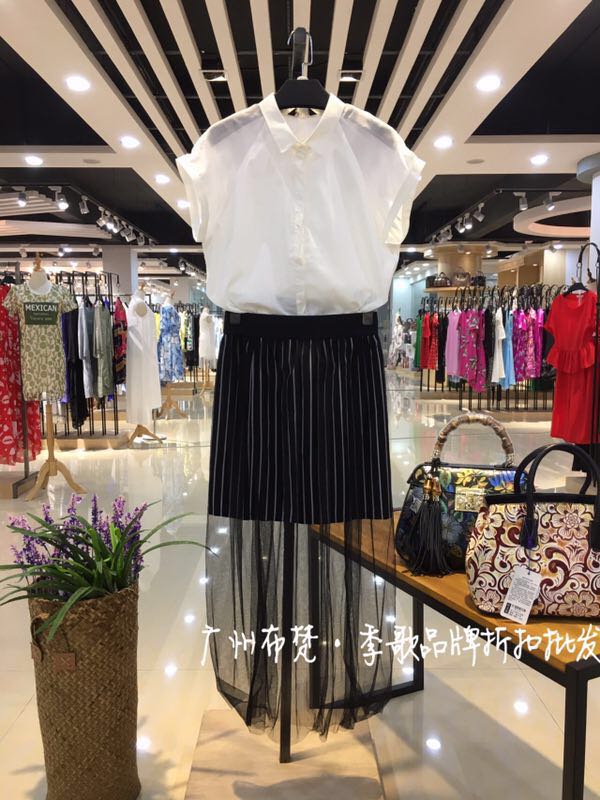 華丹尼品牌女裝圖片