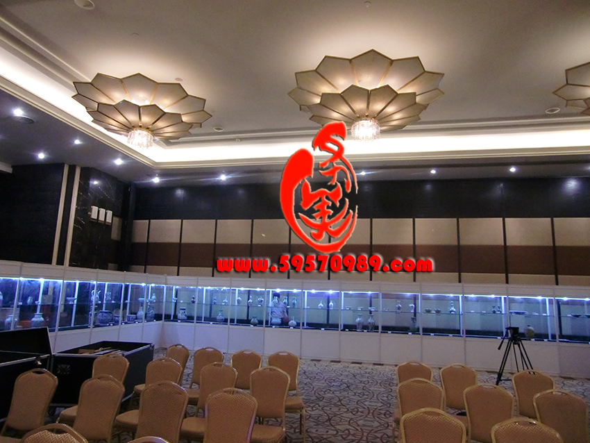 上海鋁合金展示柜2米高柜出租