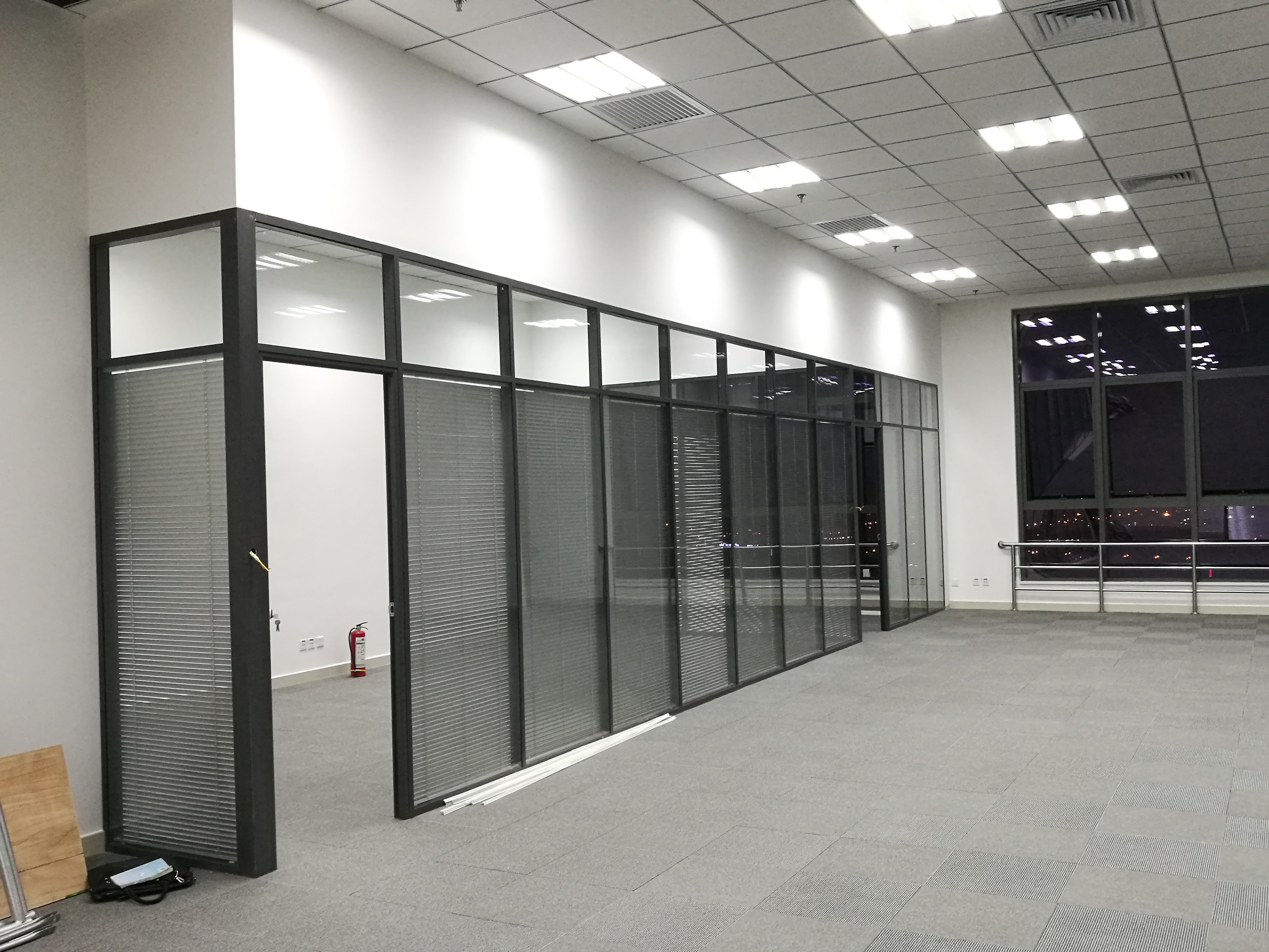 蘭州辦公玻璃隔斷圖片/蘭州辦公玻璃隔斷樣板圖 (3)