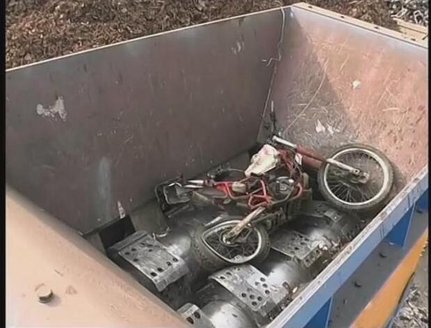 汽車殼撕碎機刀具變鈍的解決辦法 高端汽車殼撕碎機設(shè)備