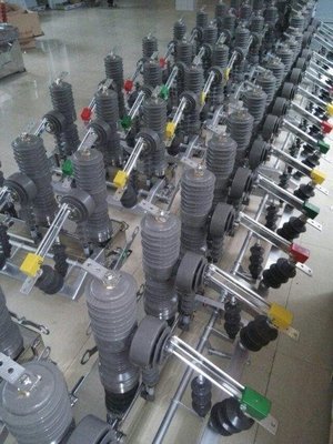 ZW32-12帶隔離的真空斷路器