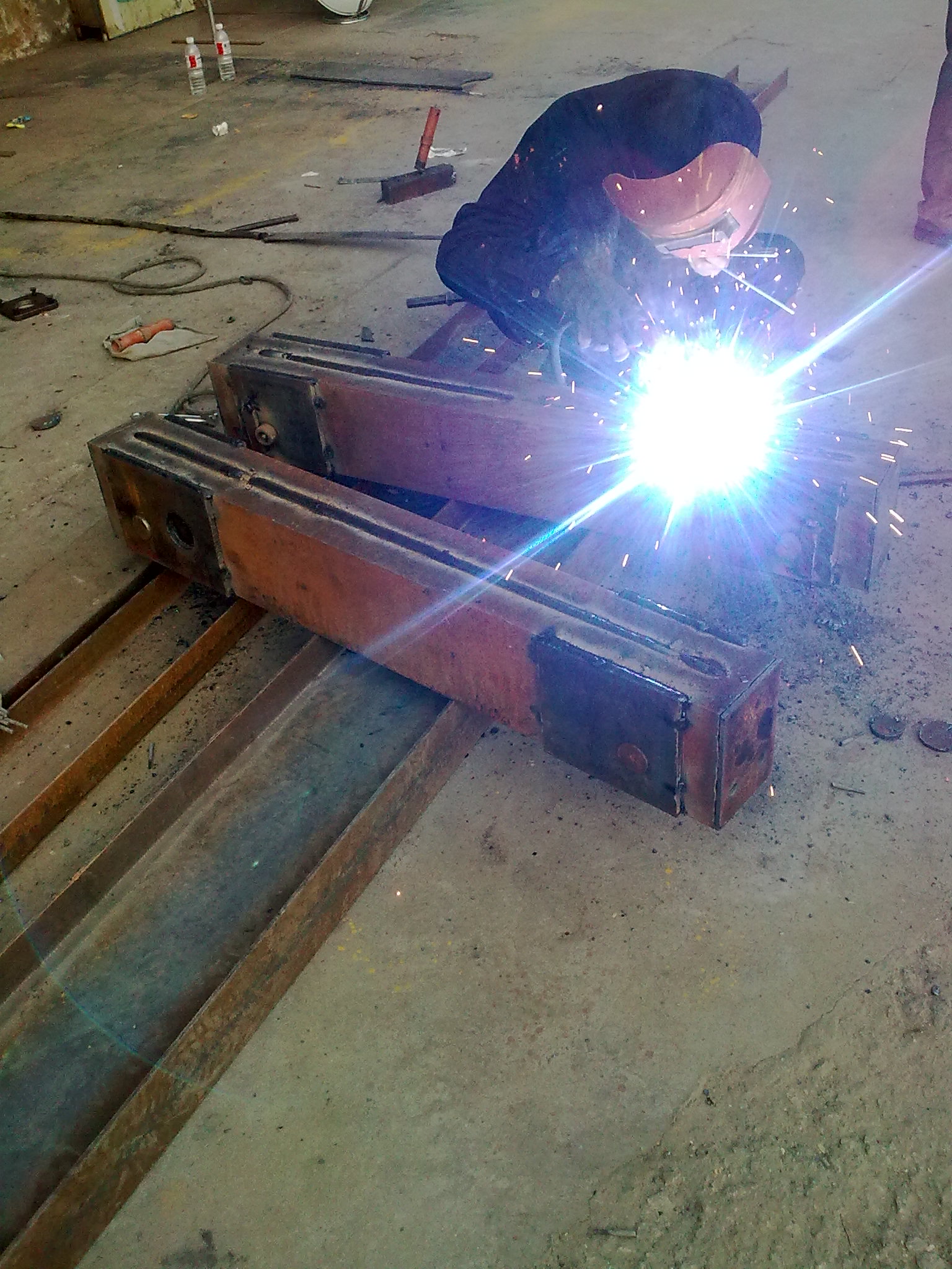 橋式雙梁起重機(jī)圖片